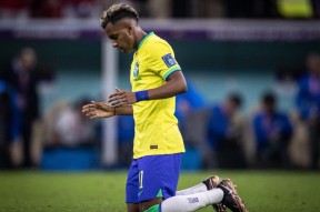 包含内马尔连续七场比赛得分超过关键助攻，篮网挑战极限！的词条