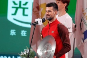 德约科维奇爆冷击败塞尔维亚队，比分优势明显引爆全场！的简单介绍