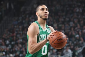 塔图姆在利物浦比赛中逆转，突破纪录引发热议！的简单介绍